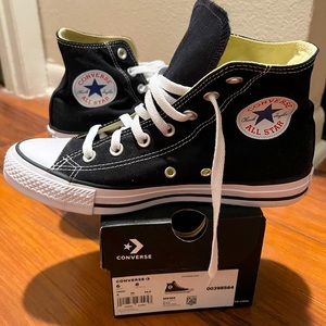 Black high top converse all star chuck taylor size 8W 6M